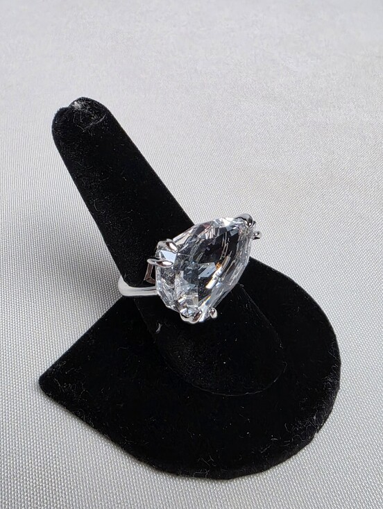 Swarovski Jewelry - Swarovski Mesmera Cocktail Ring Trillant Cut Clear Rhodium Plated Size 7.75 New
